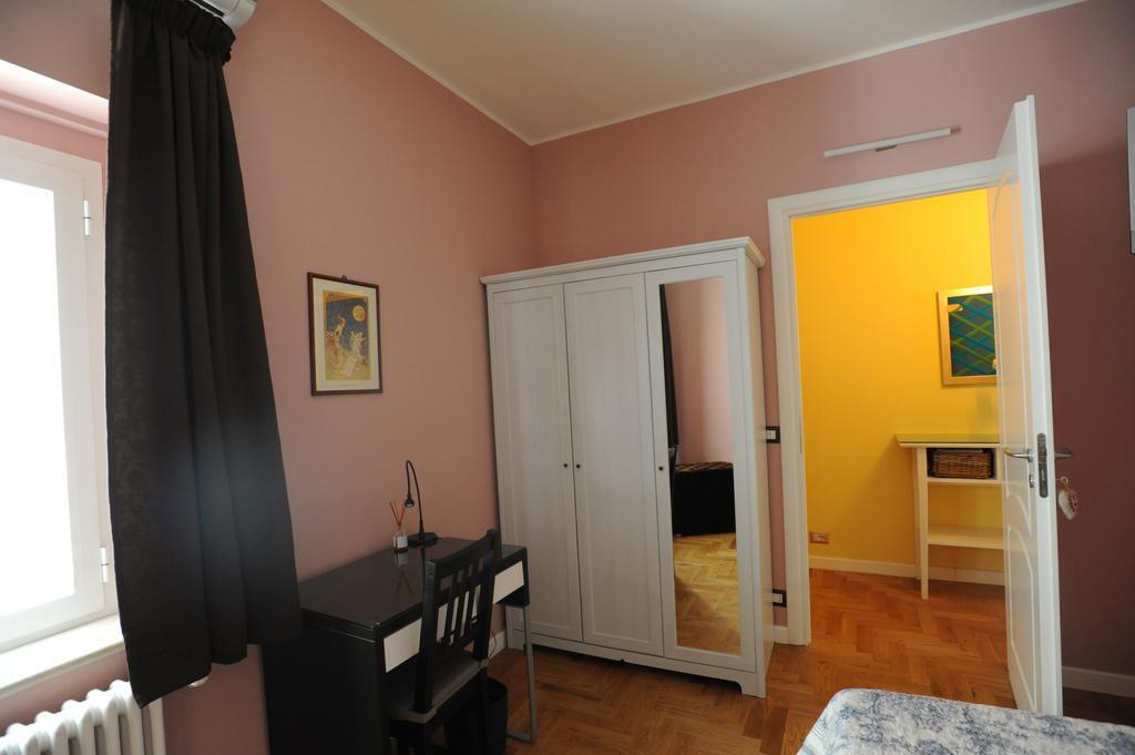 B&B Aurora Domus D'A-Mare 佩萨罗 客房 照片