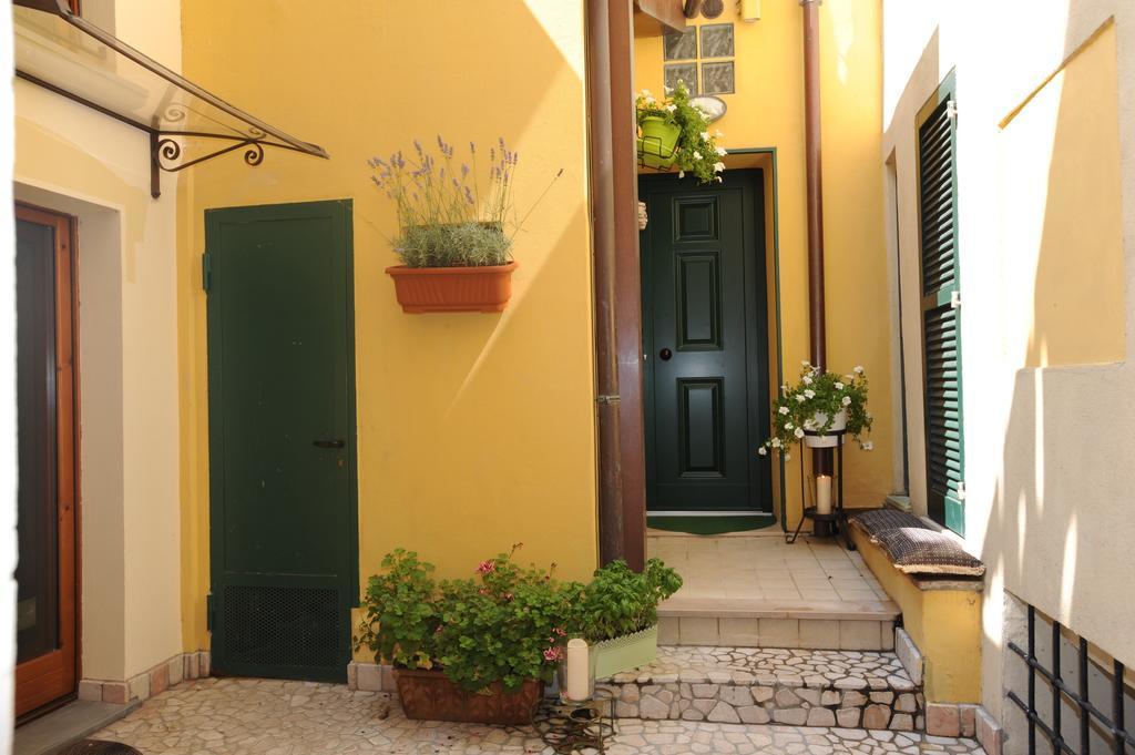 B&B Aurora Domus D'A-Mare 佩萨罗 外观 照片