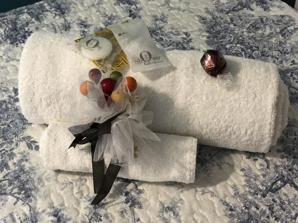 B&B Aurora Domus D'A-Mare 佩萨罗 外观 照片